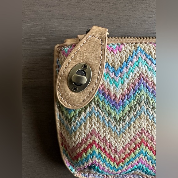 Joy Susan Wristlet Crossbody NWOT pastel spring summer fall - Picture 2 of 4